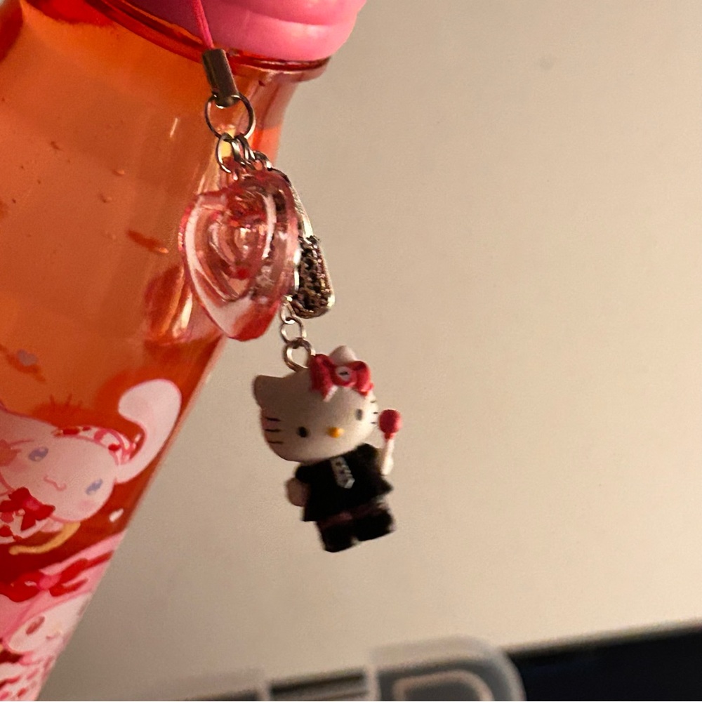 ☆Hello Kitty Charm☆ - Picture 3 of 3